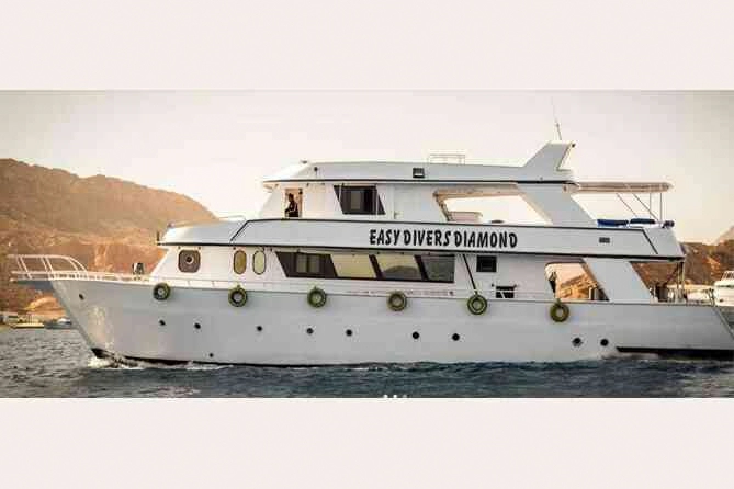 Easy Divers Diamond boat